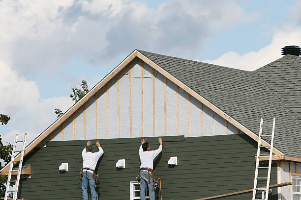 Professional Siding Installation technician working in Pinecliffe, CO